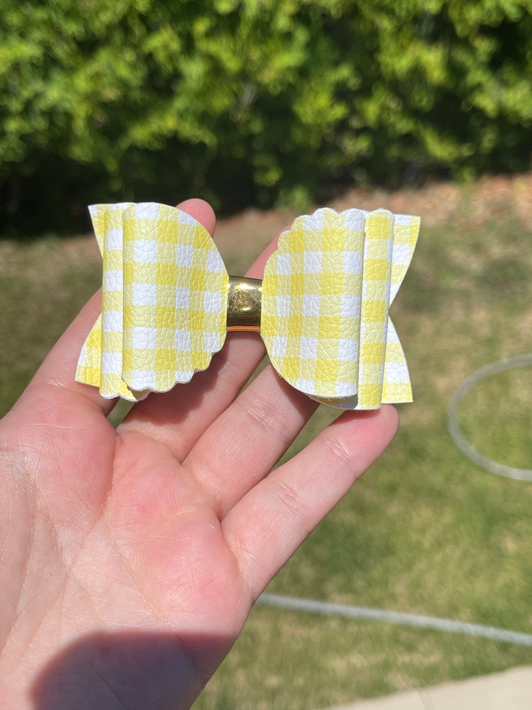 Classic summery yellow bow