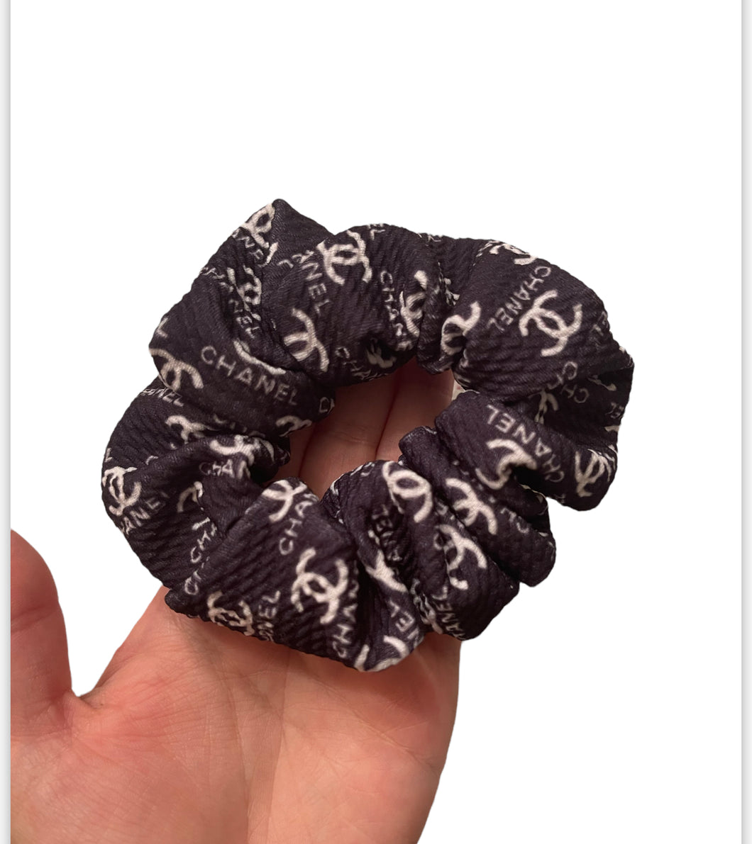 Mommy’s favourite scrunchie