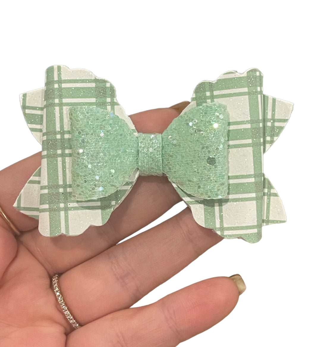 Cutest green bow